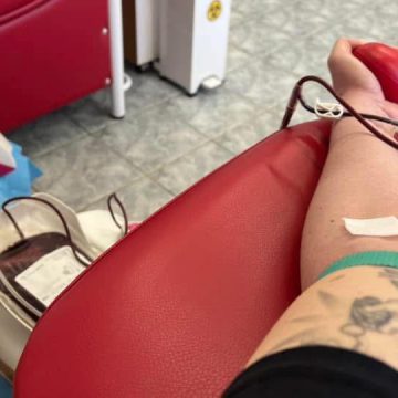 Донорство Одна крапля донорської крові рятує до трьох життів